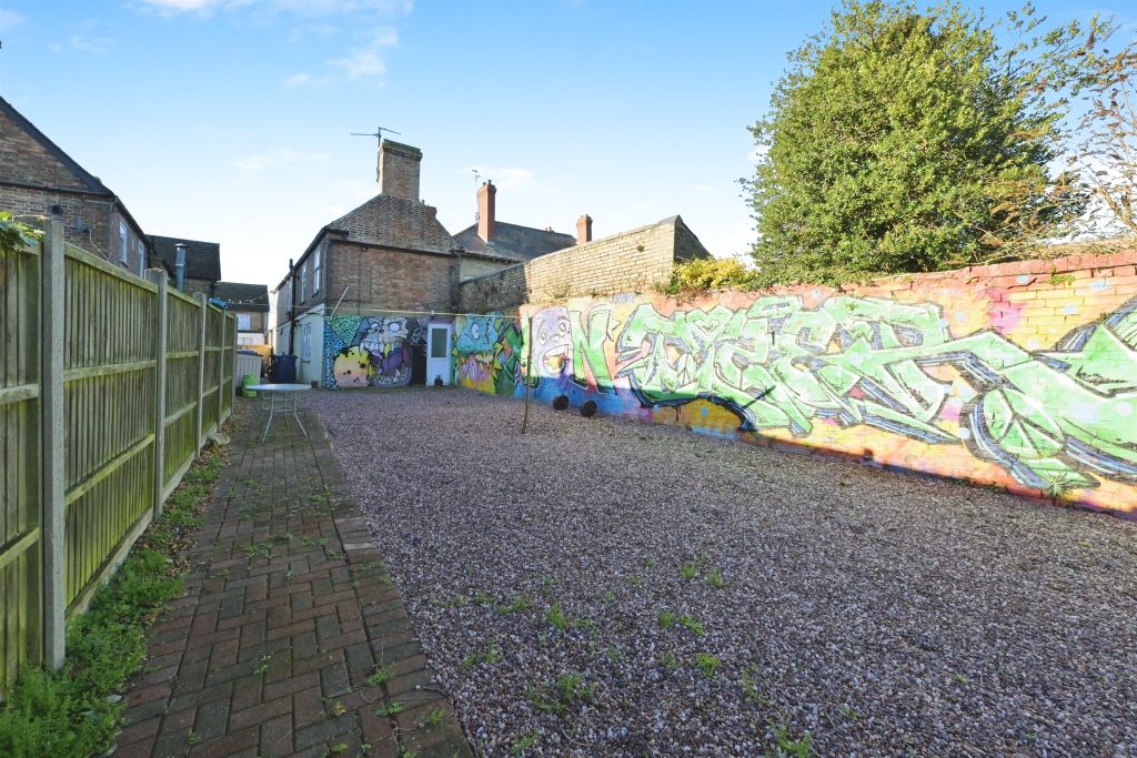 Property photo 3 of 23