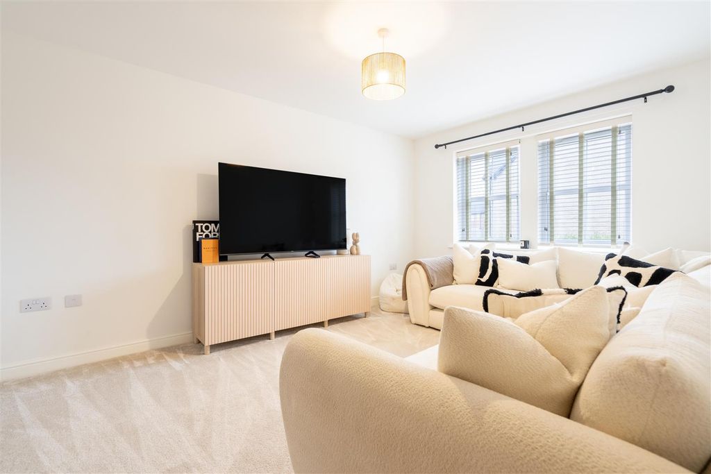 Property photo 2 of 9 Living Room