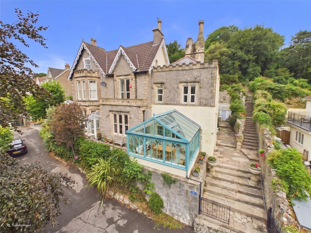 Property photo 1 of 32 Picture No. 31