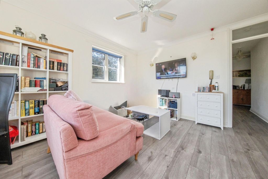 Property photo 3 of 11