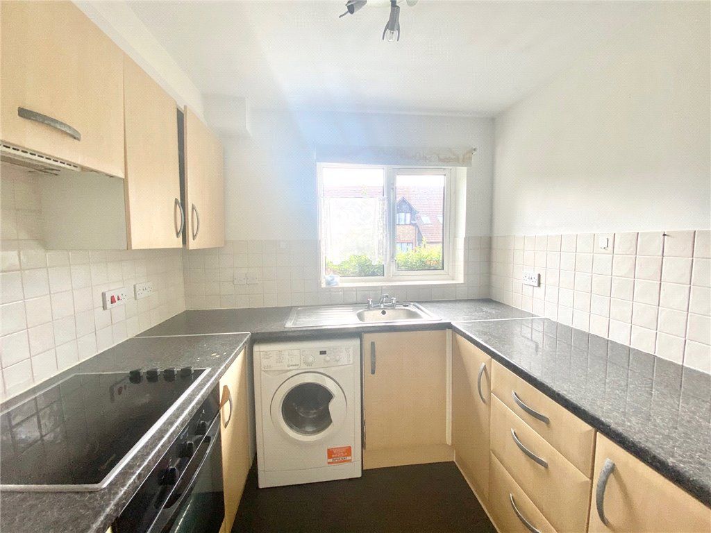 Property photo 3 of 9 Kitchen