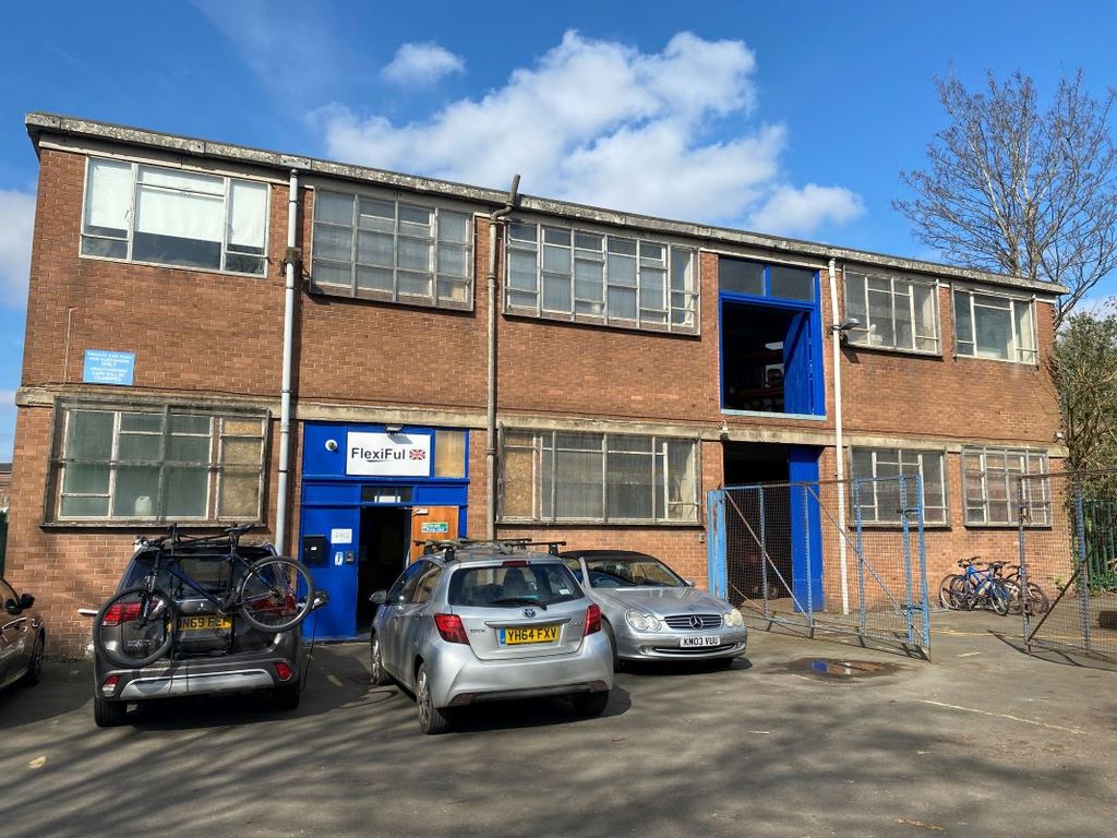 Property photo 2 of 7