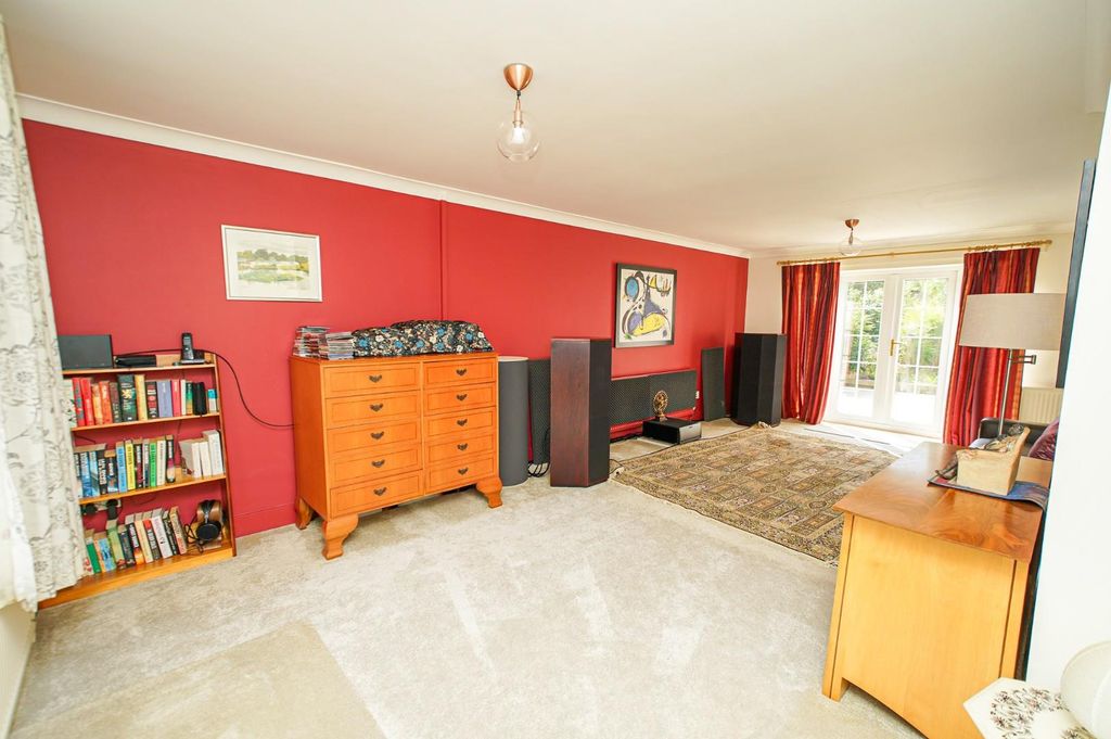 Property photo 2 of 24