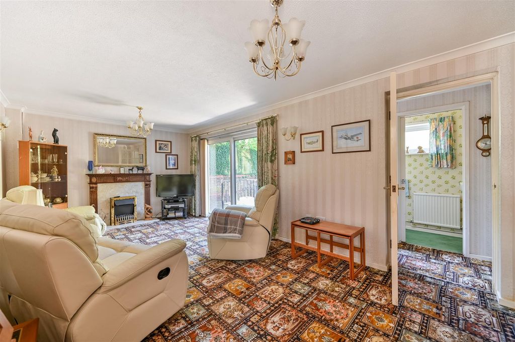 Property photo 2 of 20