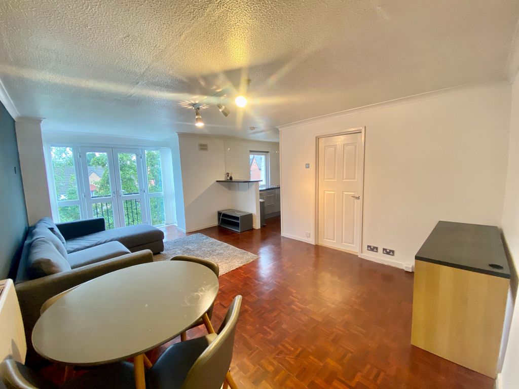 Property photo 2 of 10 Lounge