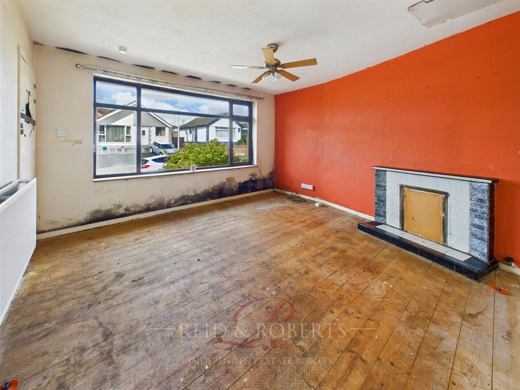 Property photo 3 of 13 Cam05148G0-Pr0068-Still010.Jpg