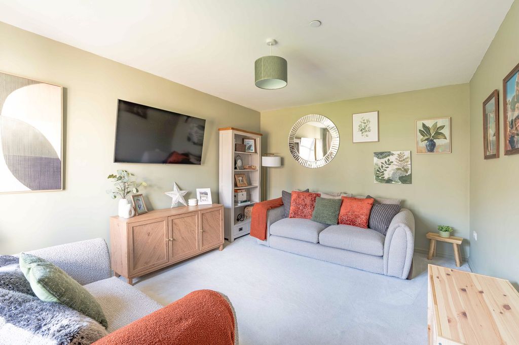 Property photo 2 of 11