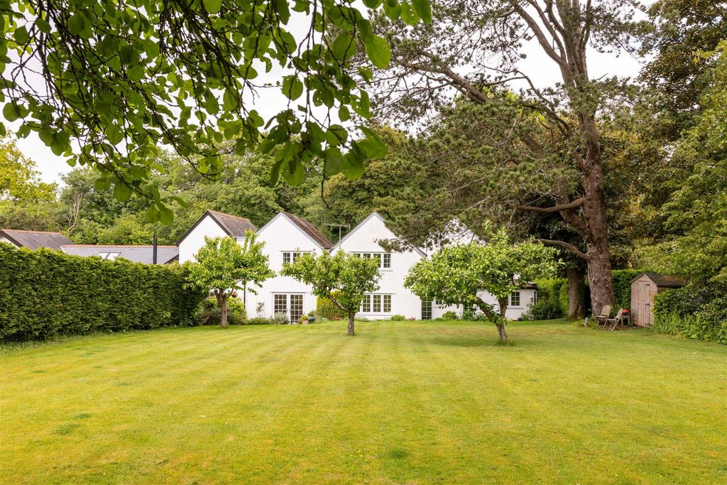 Property photo 3 of 36