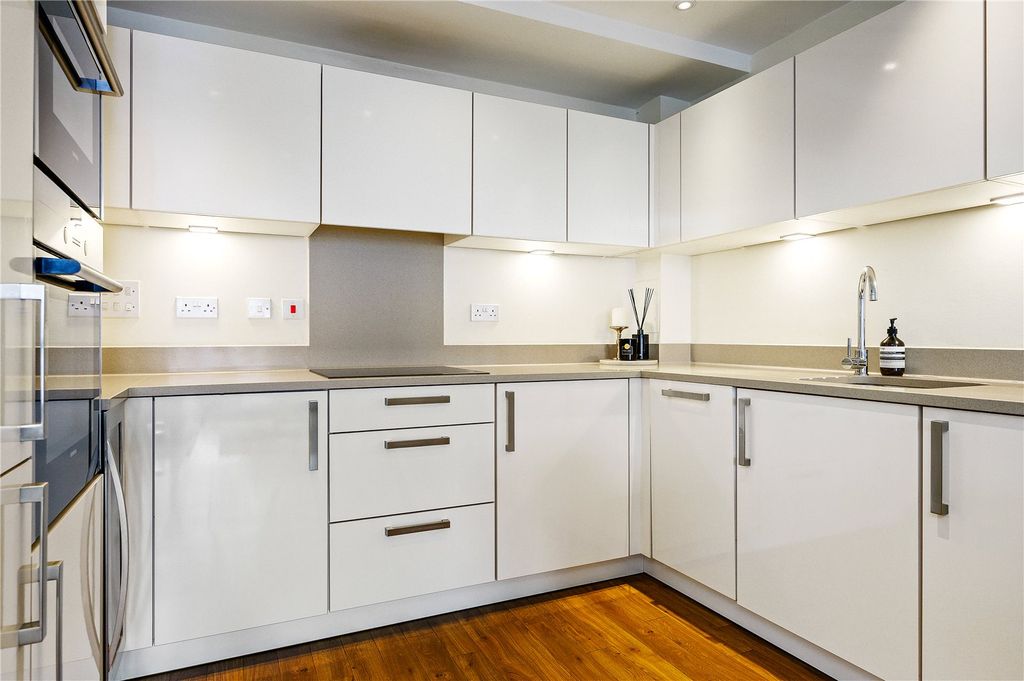 Property photo 3 of 13 Kitchen