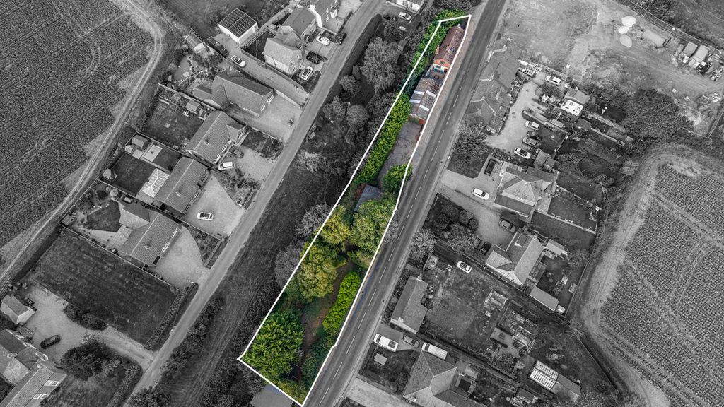 Property photo 2 of 45