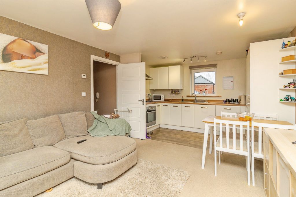 Property photo 3 of 16