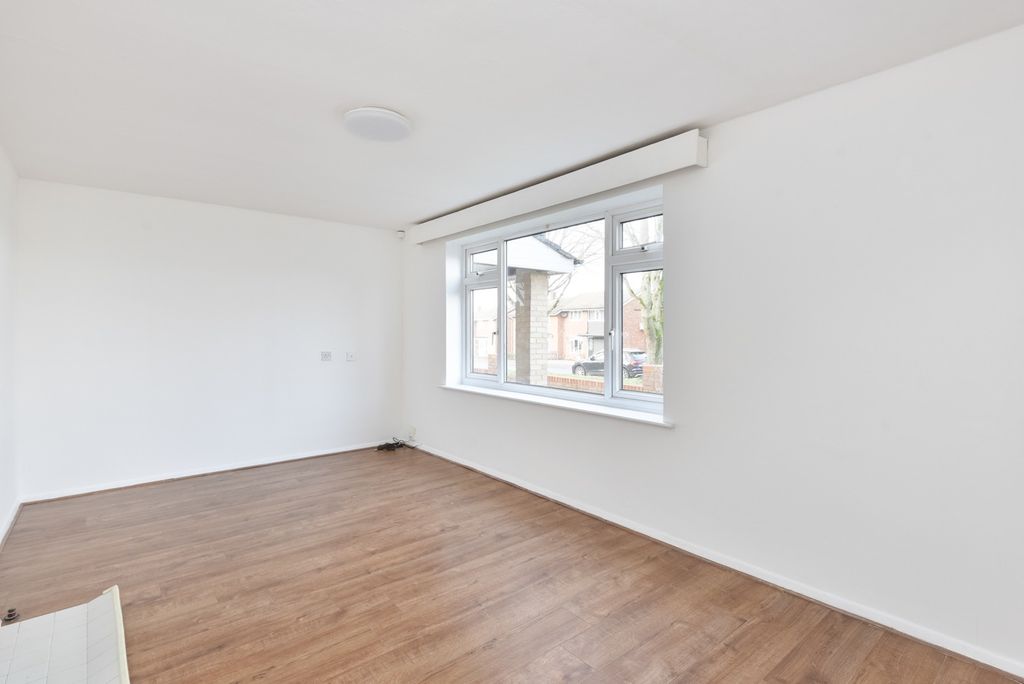 Property photo 2 of 14 419743