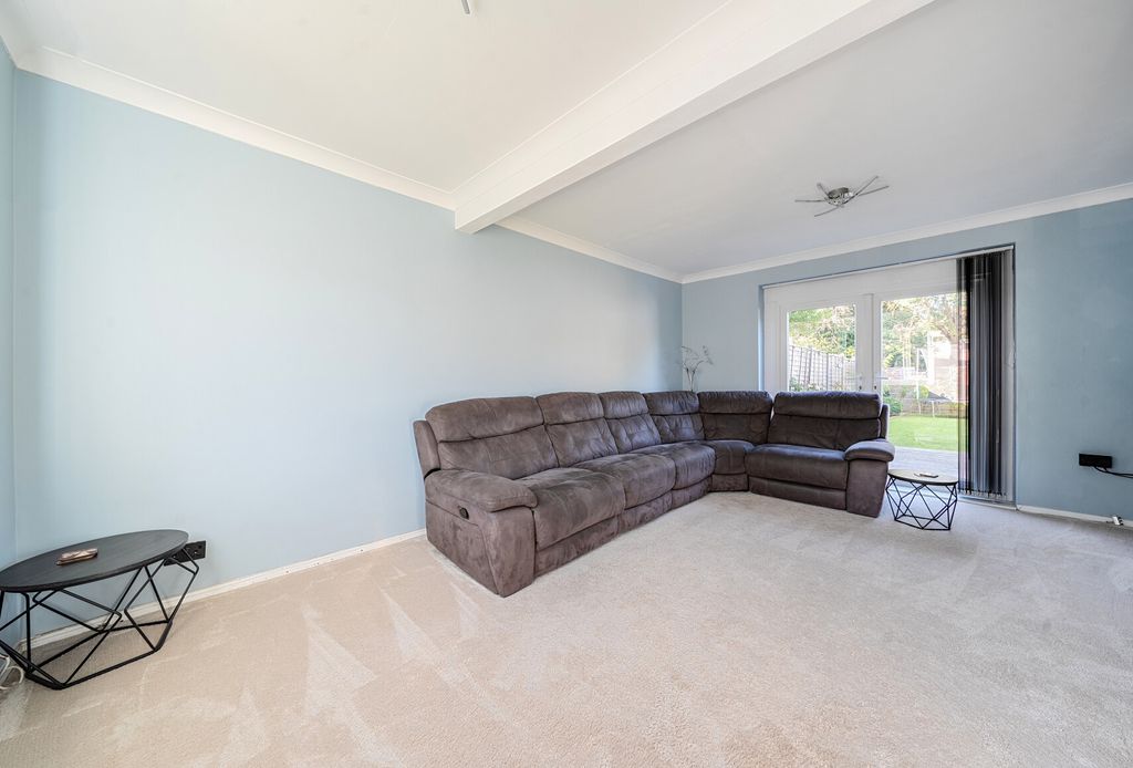 Property photo 3 of 18 1353403-6-68c3E8A...