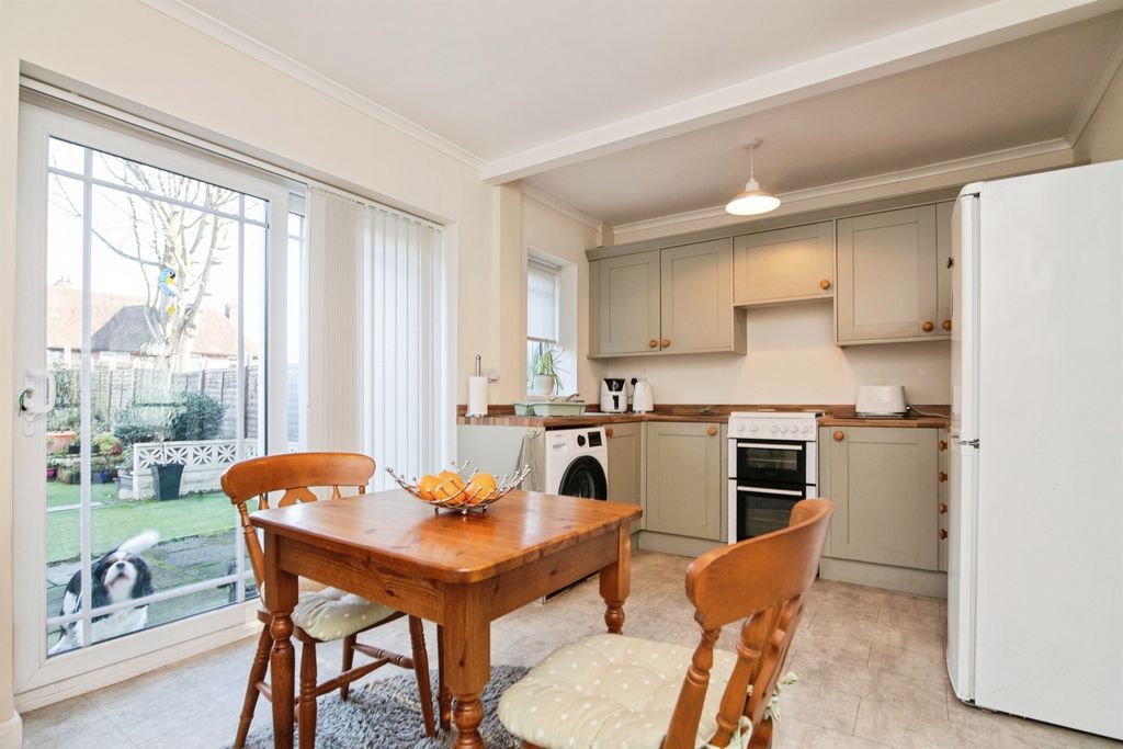 Property photo 3 of 15