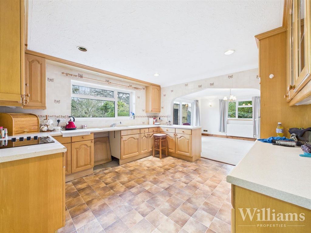 Property photo 3 of 17 Cam02861G0-Pr0530-Still006.Jpg