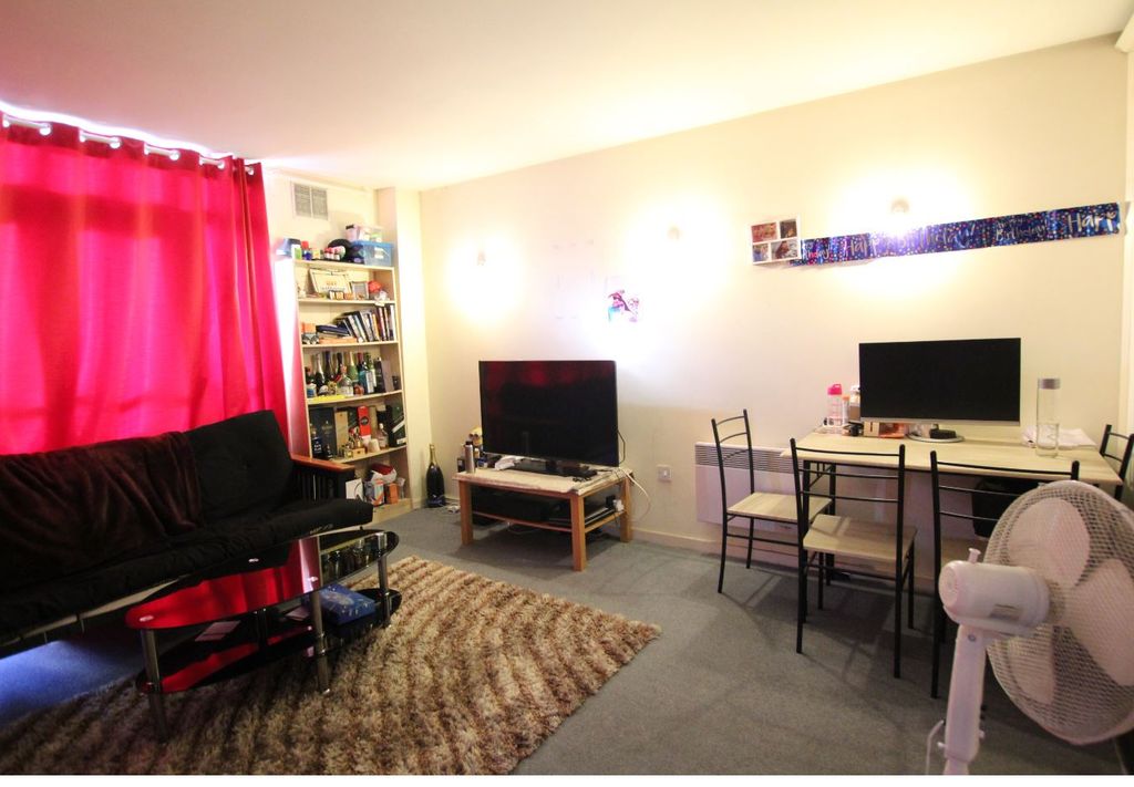 Property photo 2 of 5