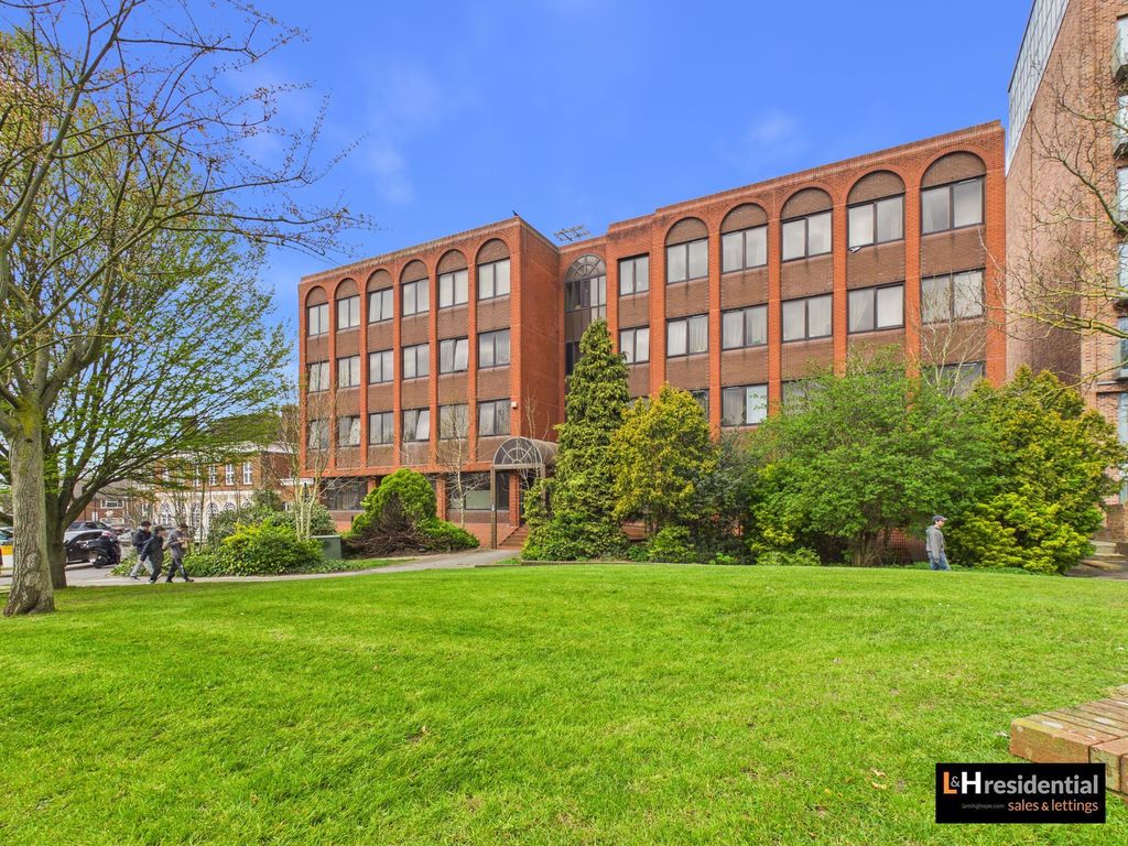 Property photo 1 of 5