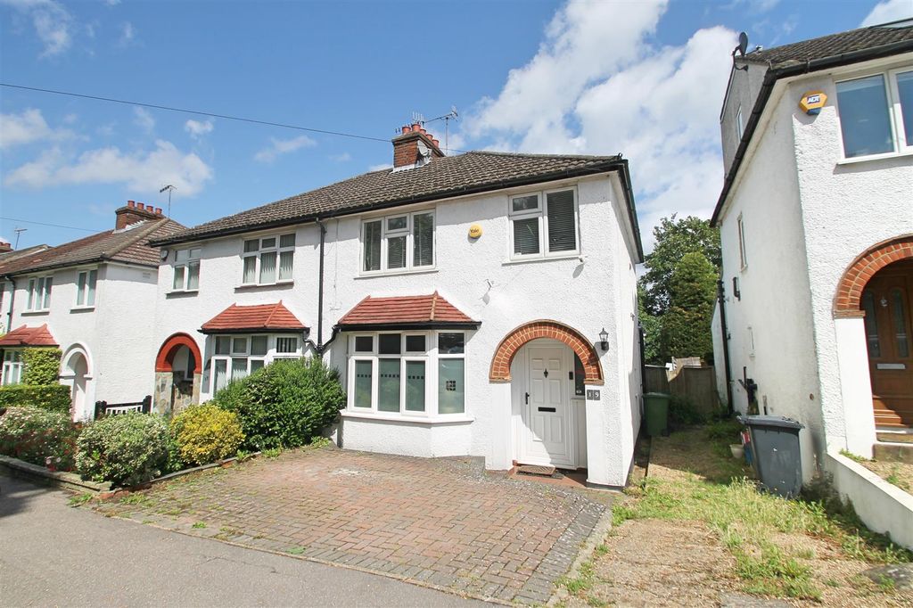 Property photo 1 of 10 Exterior: