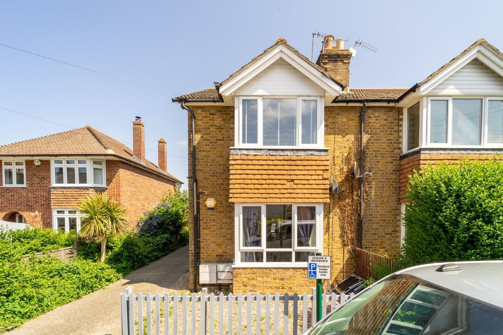 Property photo 3 of 10 Front