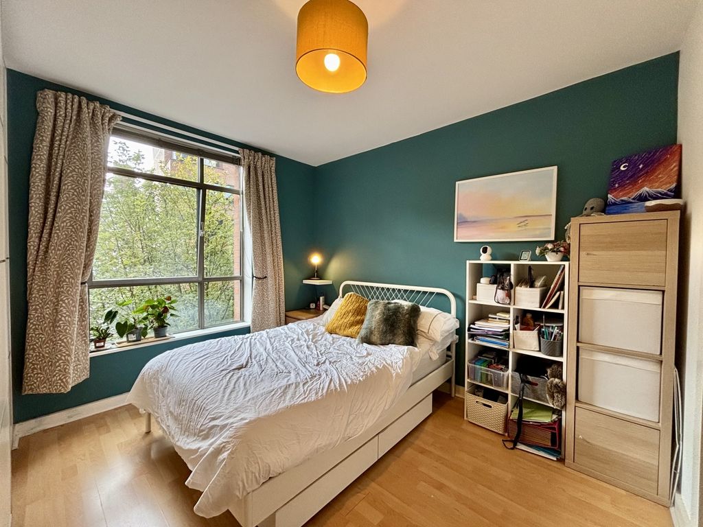 Property photo 3 of 19 Image00009