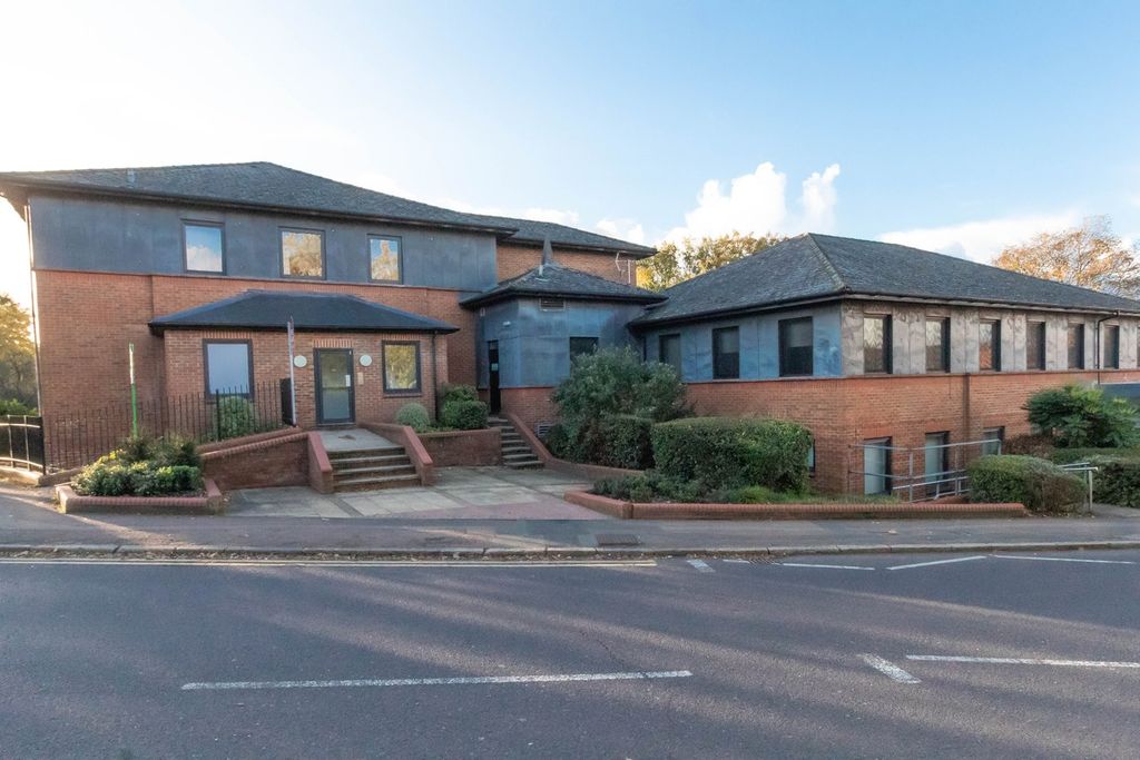 Property photo 1 of 5