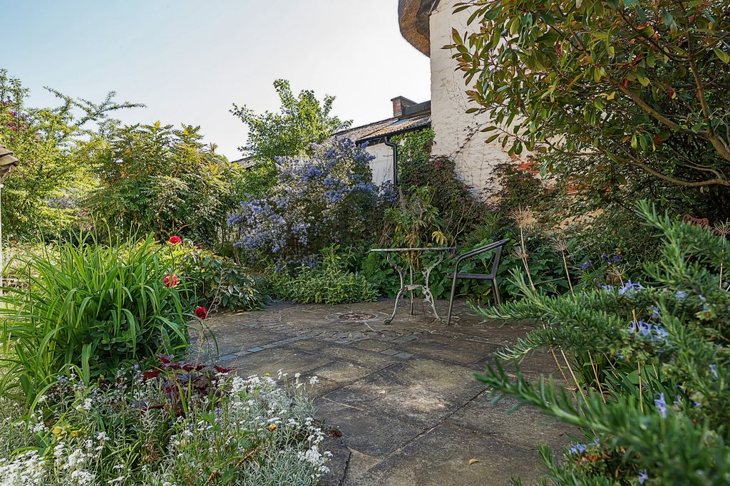 Property photo 2 of 29