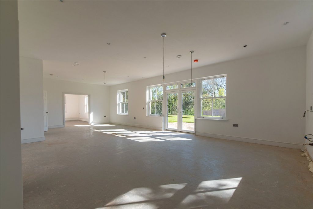 Additional image 17 of 6 bed detached house for saleOak Tree Drive, Newtown, Newbury, Hampshire RG20