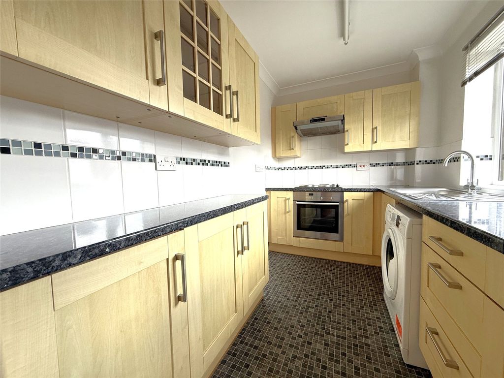Property photo 3 of 6 Picture No. 12