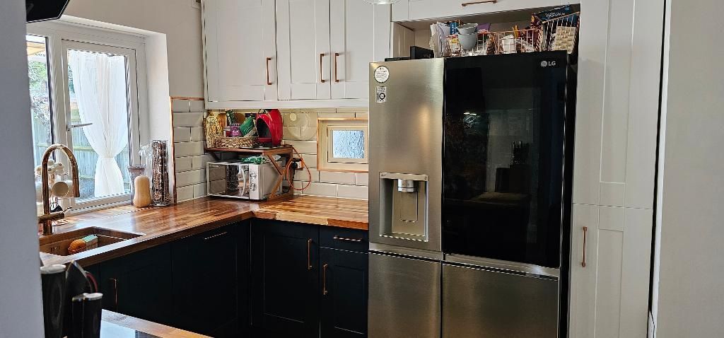 Property photo 3 of 19 Kitchen 11'8 x 8'10