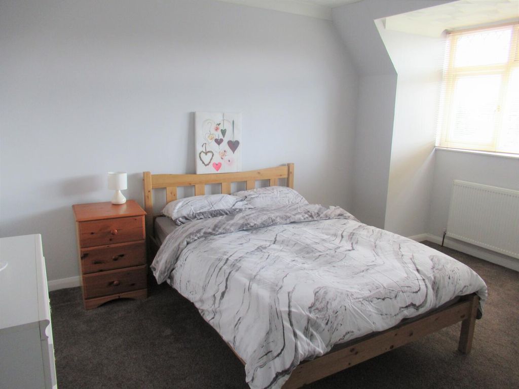 Property photo 1 of 7 Bedroom