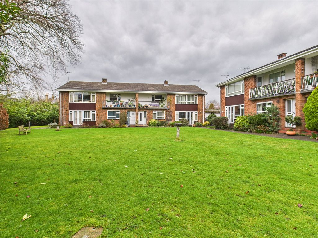 Property photo 1 of 10 Building