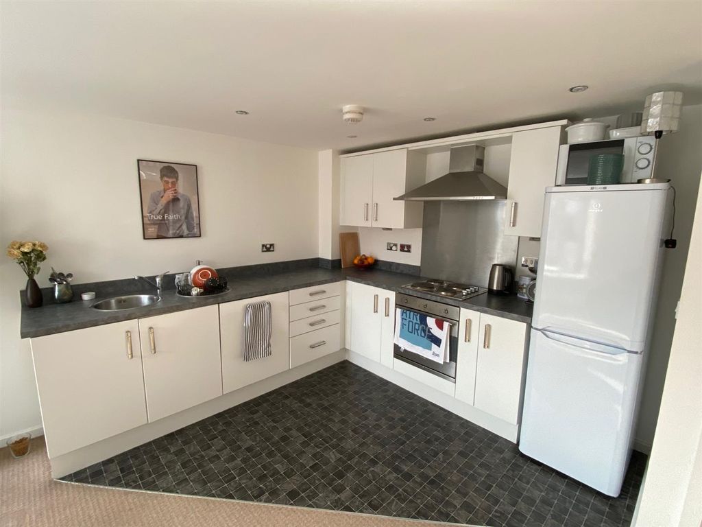 Property photo 2 of 7