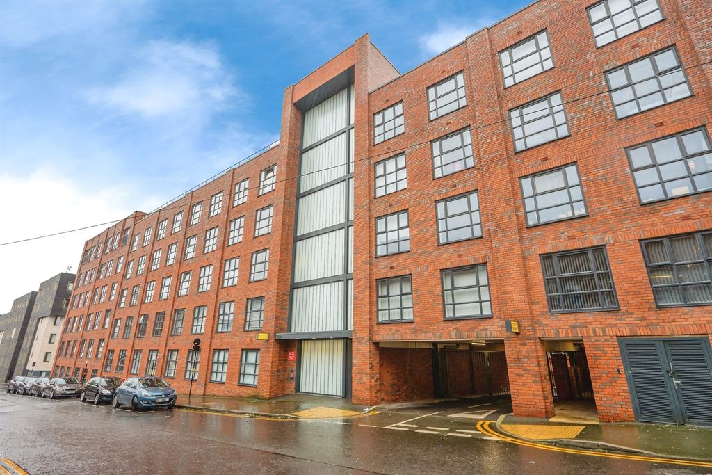 Property photo 1 of 20