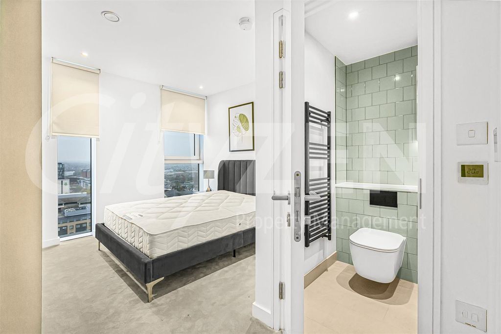 Property photo 2 of 36 Bedroom/En-Suite