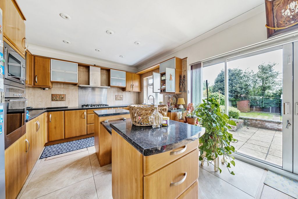 Property photo 1 of 16 21-681A186Dad7E0-...