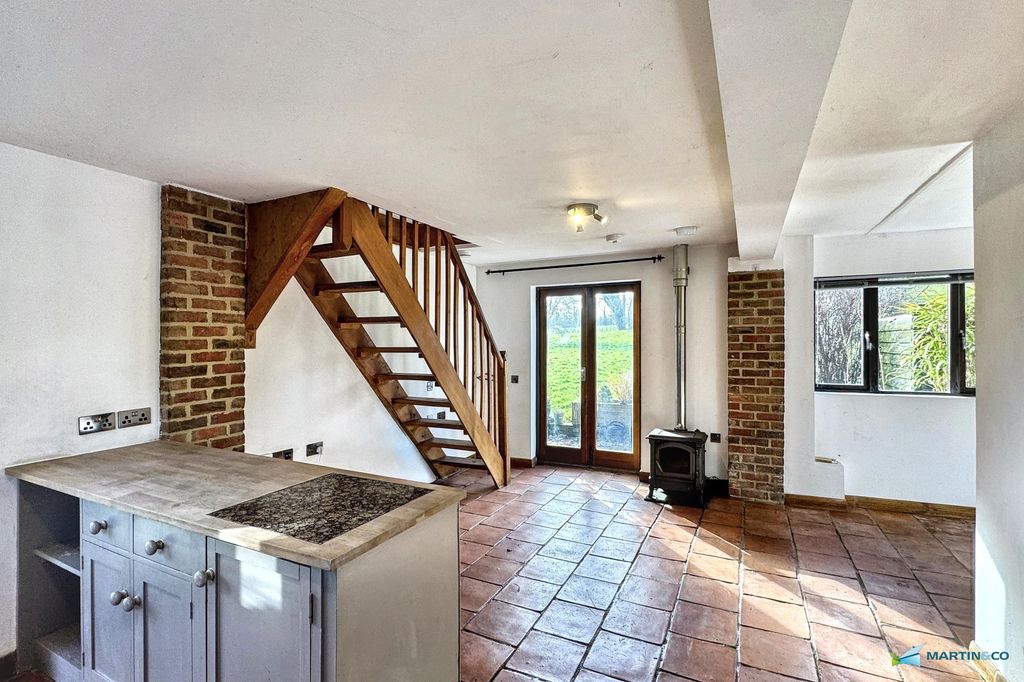 Property photo 3 of 12 Img_4989