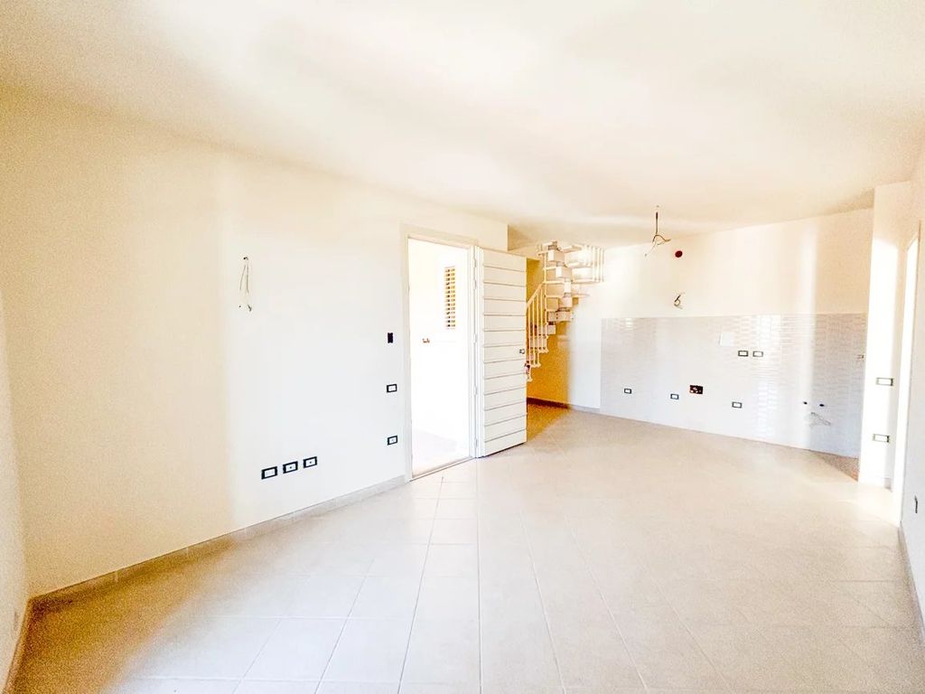 Property photo 3 of 23