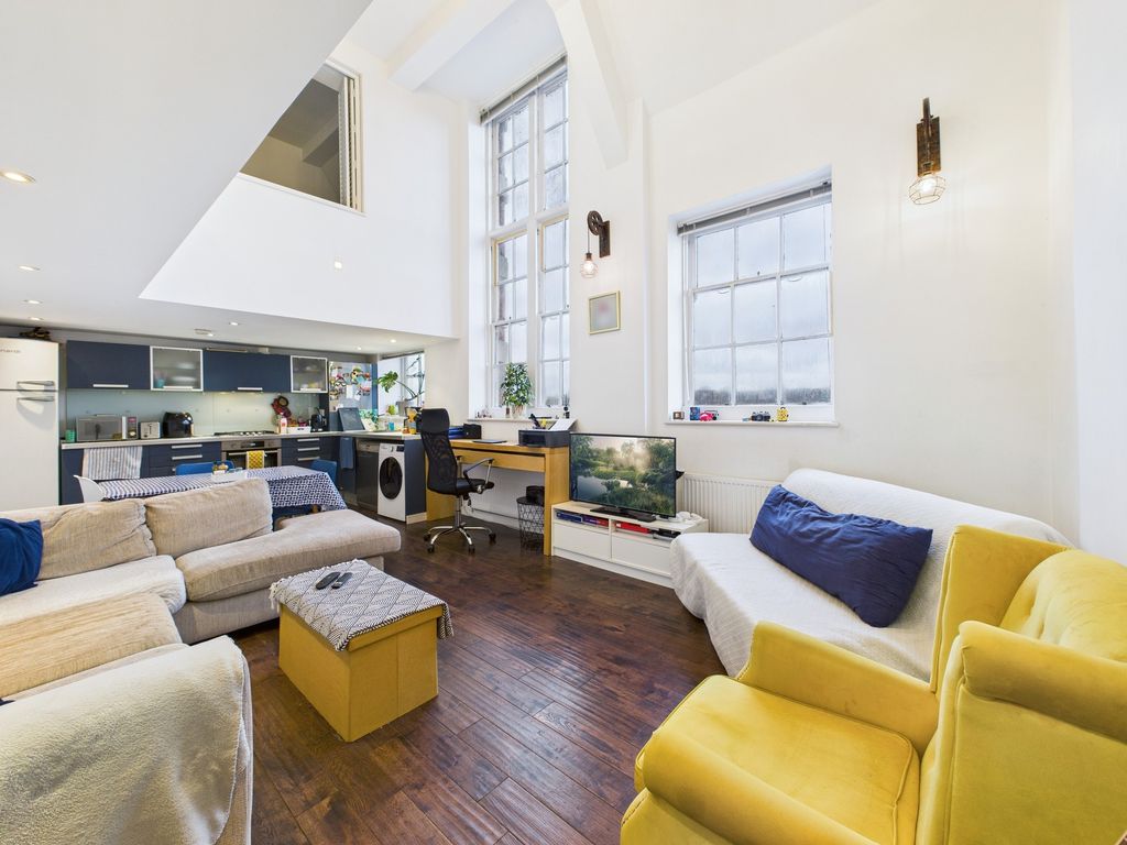 Property photo 2 of 12