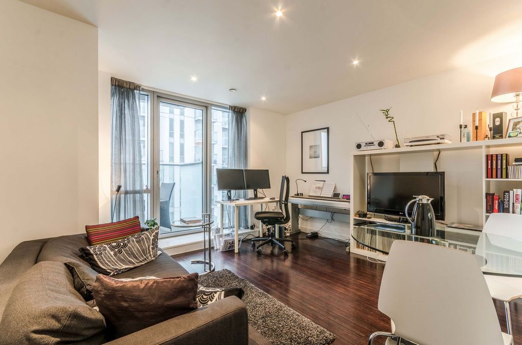 Property photo 1 of 17