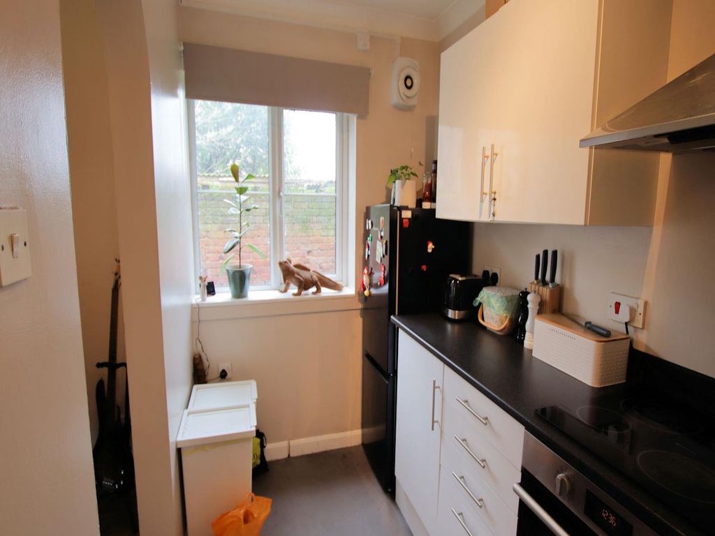 Property photo 3 of 7 Kitchen.Jpg