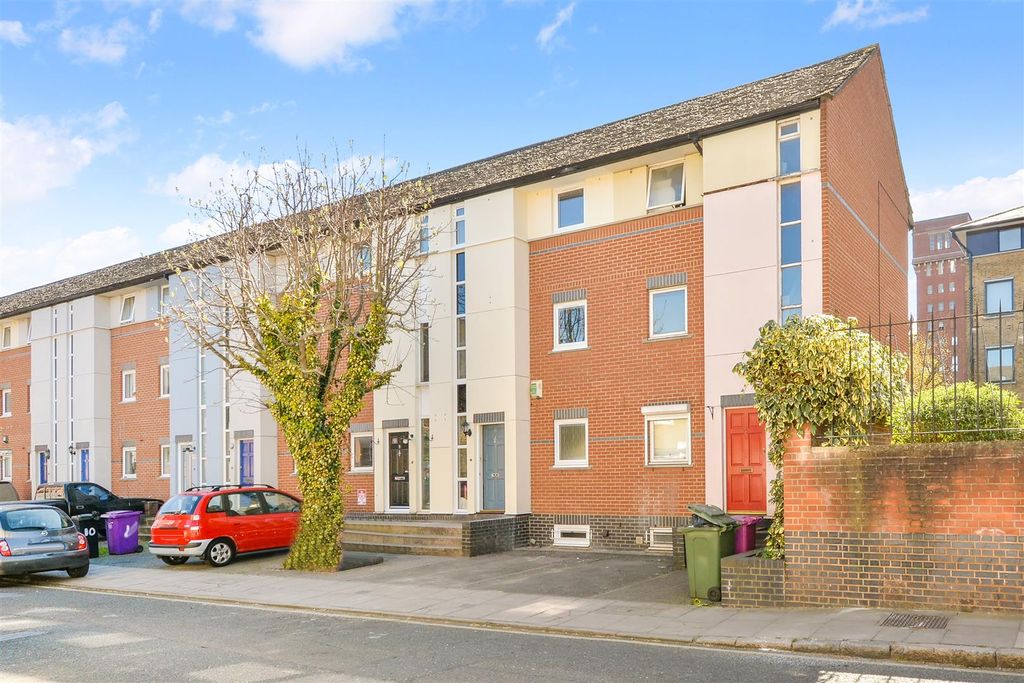 Property photo 1 of 20 Blondin Street