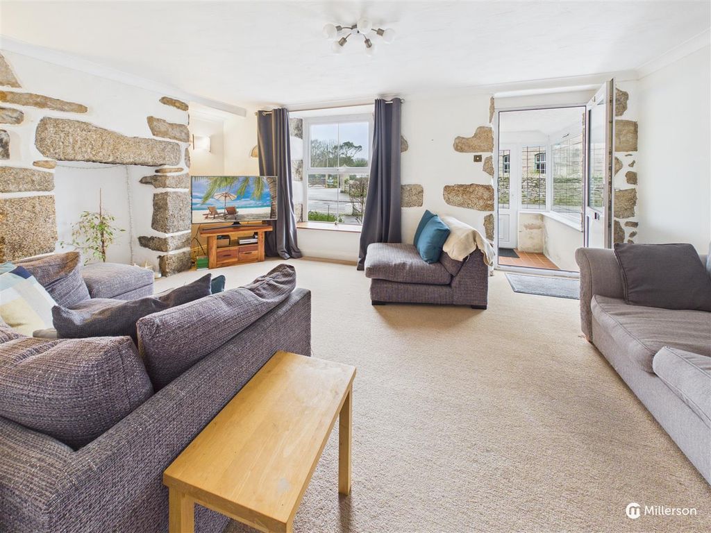 Property photo 3 of 34