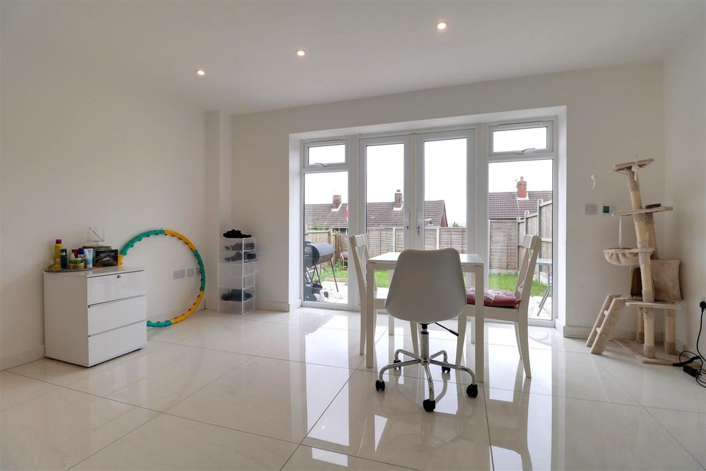 Property photo 3 of 22 Img_2770-Img_2772.Jpg