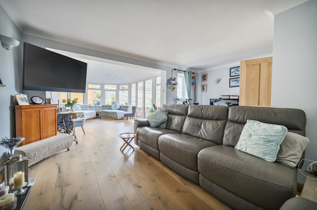 Property photo 2 of 18 1349513-23-68c16B...