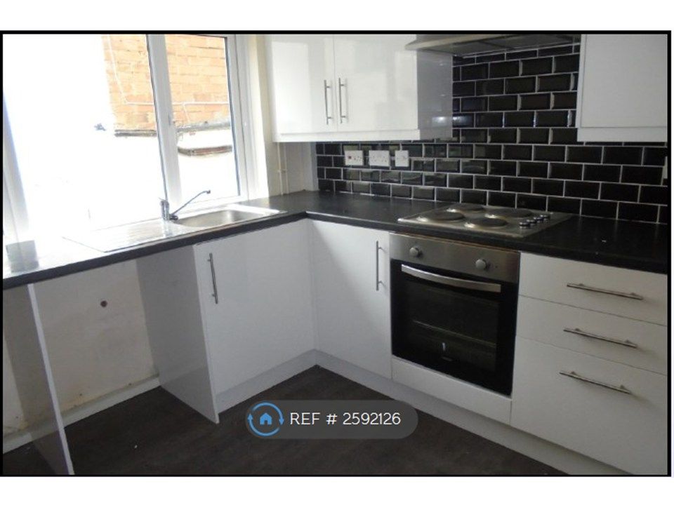 Property photo 2 of 7 Kitchen