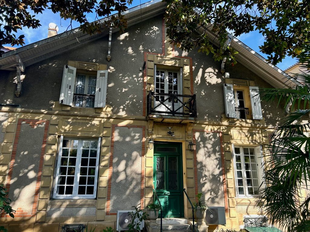 Property photo 1 of 18 Main Exterior View