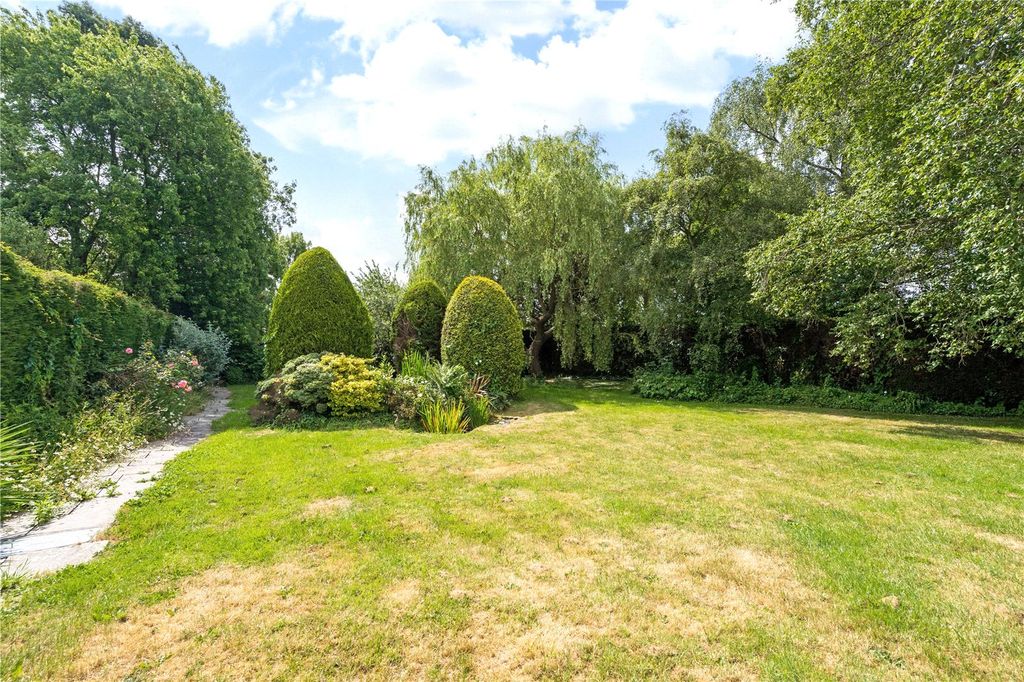 Property photo 3 of 19 Garden