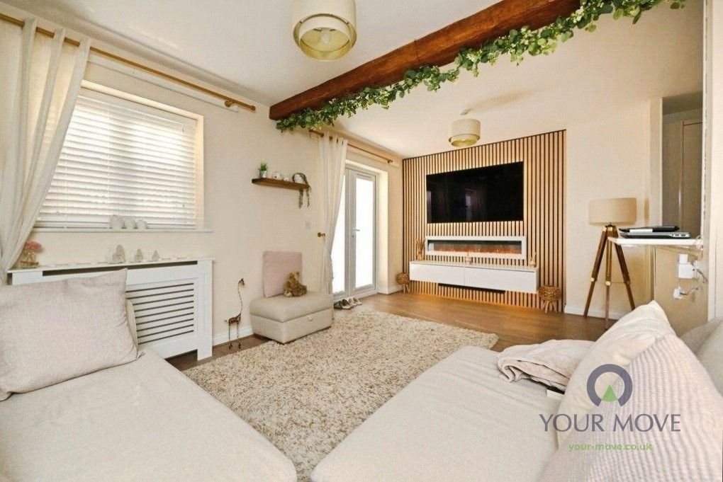 Property photo 3 of 17 Living Room