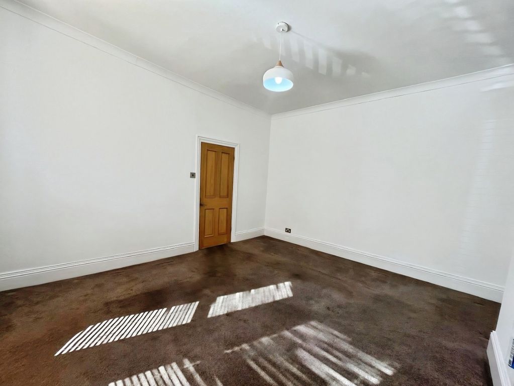 Property photo 3 of 15 4710444