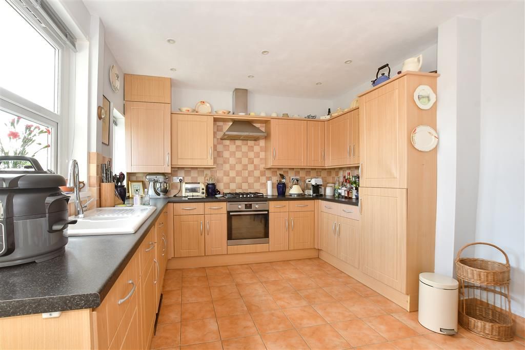 Property photo 3 of 13 Kitchen